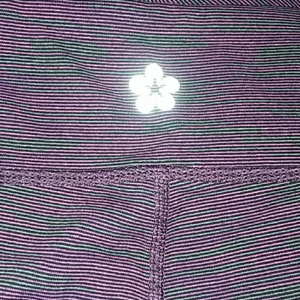 Tuff Athletics Women's Crop Capri Pants - Picture 4 of 4